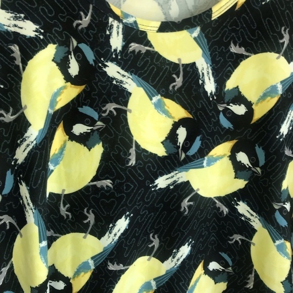 LULAROE Irma Blue Yellow Bird Print Scoop Neck A line Tunic Top Size M EUC - Picture 6 of 9